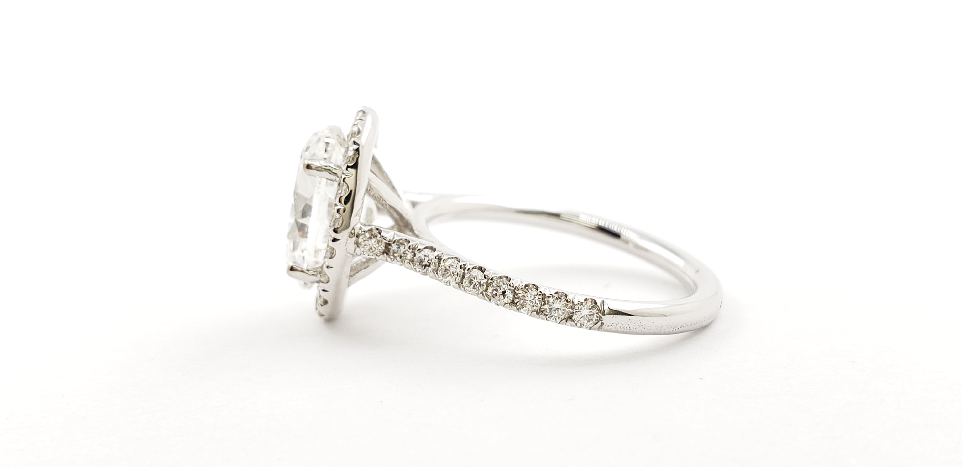 Oval Shape Diamond Halo Ring
